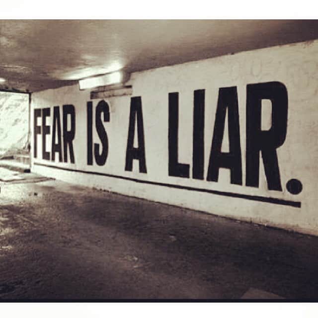 ポーラ・パットンさんのインスタグラム写真 - (ポーラ・パットンInstagram)「A closed heart and a closed mind has never moved culture forward, it has always destroyed it.  When I ask myself why and try to take away any anger and dislike I feel, I am convinced it must be fear.  Fear is a liar! #faithoverfear #thoughts #goodvibesonly」5月30日 16時52分 - paulapattonofficial