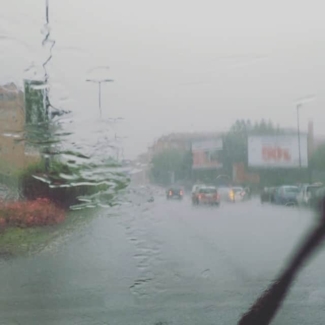 アンドレア・ファッブリのインスタグラム：「⛈⛈I was once was told about a sunny and happy and shiny month called may... My car can now swim pretty well⛈⛈ #wherehasthesungone #rain #may #milano」