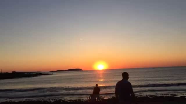 ファビオ・ボリーニのインスタグラム：「First full sunset in Ibiza! Amazing view and vibe here! ❤️☀️ #kumharas #sunset #ThisIsFab #ibiza」