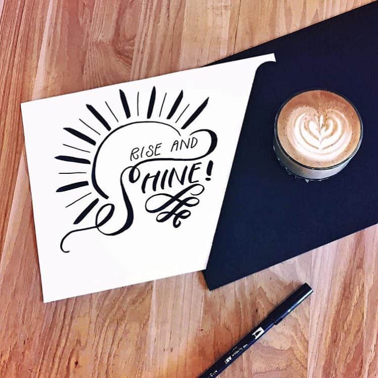 シンシアヴィンセントのインスタグラム：「Rise & Shine ☕️」