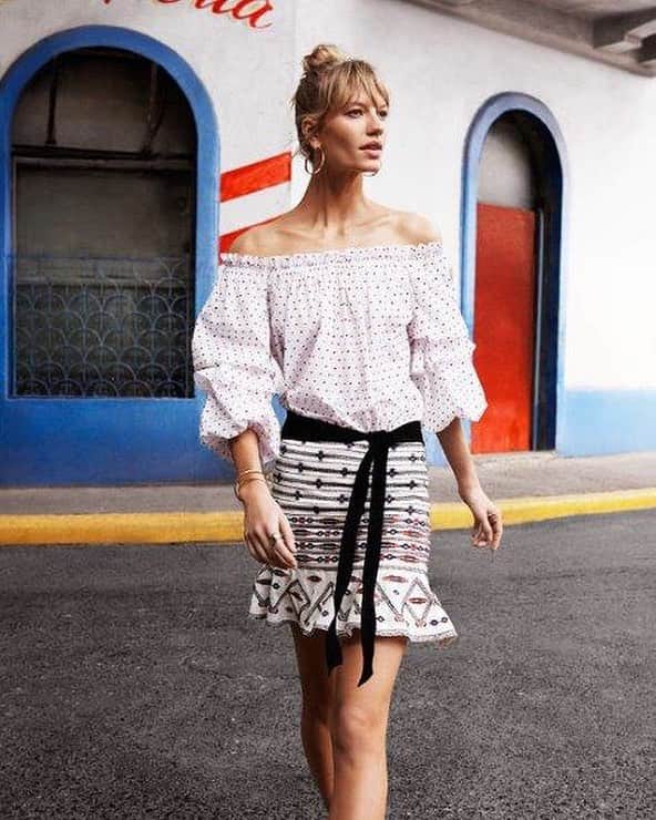 シンシアヴィンセントのインスタグラム：「Get lost in an endless summer. / Loving @intermixonline summer 2016 look book!」