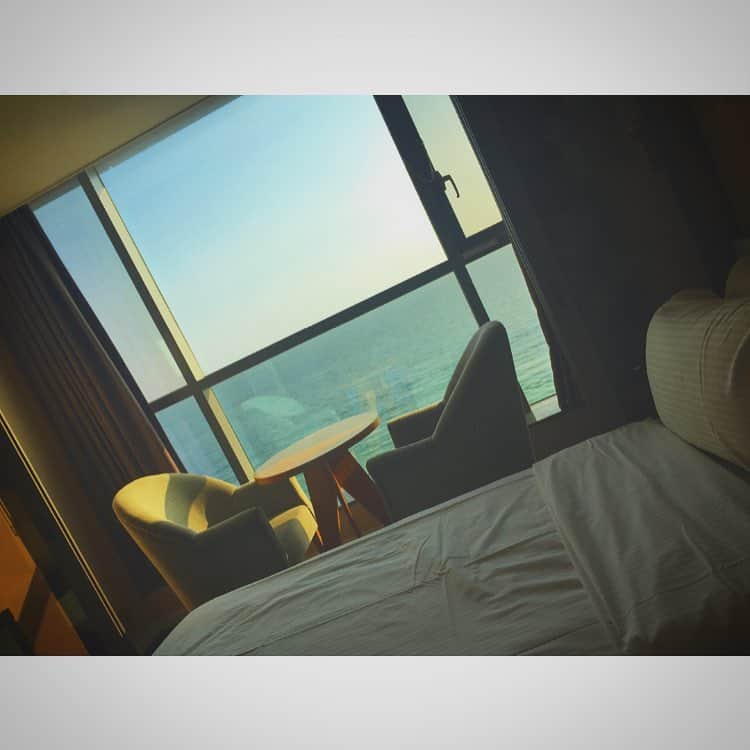 益田アンナさんのインスタグラム写真 - (益田アンナInstagram)「韓国のホテル最高やったな〜！ 住みたい←  #韓国#大川海水浴場#テチョン#オーシャンビュー」6月3日 19時16分 - anna_masuda
