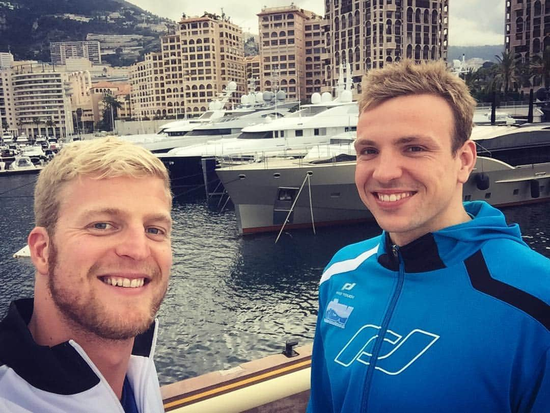 シュテフェン・ダイブラーのインスタグラム：「Bonsoir aus Monaco von mir und meinem langjährigen Nationalmannschaftskollegen P.B. aus H.! Ich hatte heute einen prima Tour-Einstieg über 100m Freistil mit neuer Saisonbestzeit (49,15s) und Platz 2! Back on track on the #roadtorio. :-) Herzlichen Glückwunsch auch an dieser Stelle an Doro und JP zum gelösten Rio-Ticket - sehr geil! #headswimming #powerbreather」