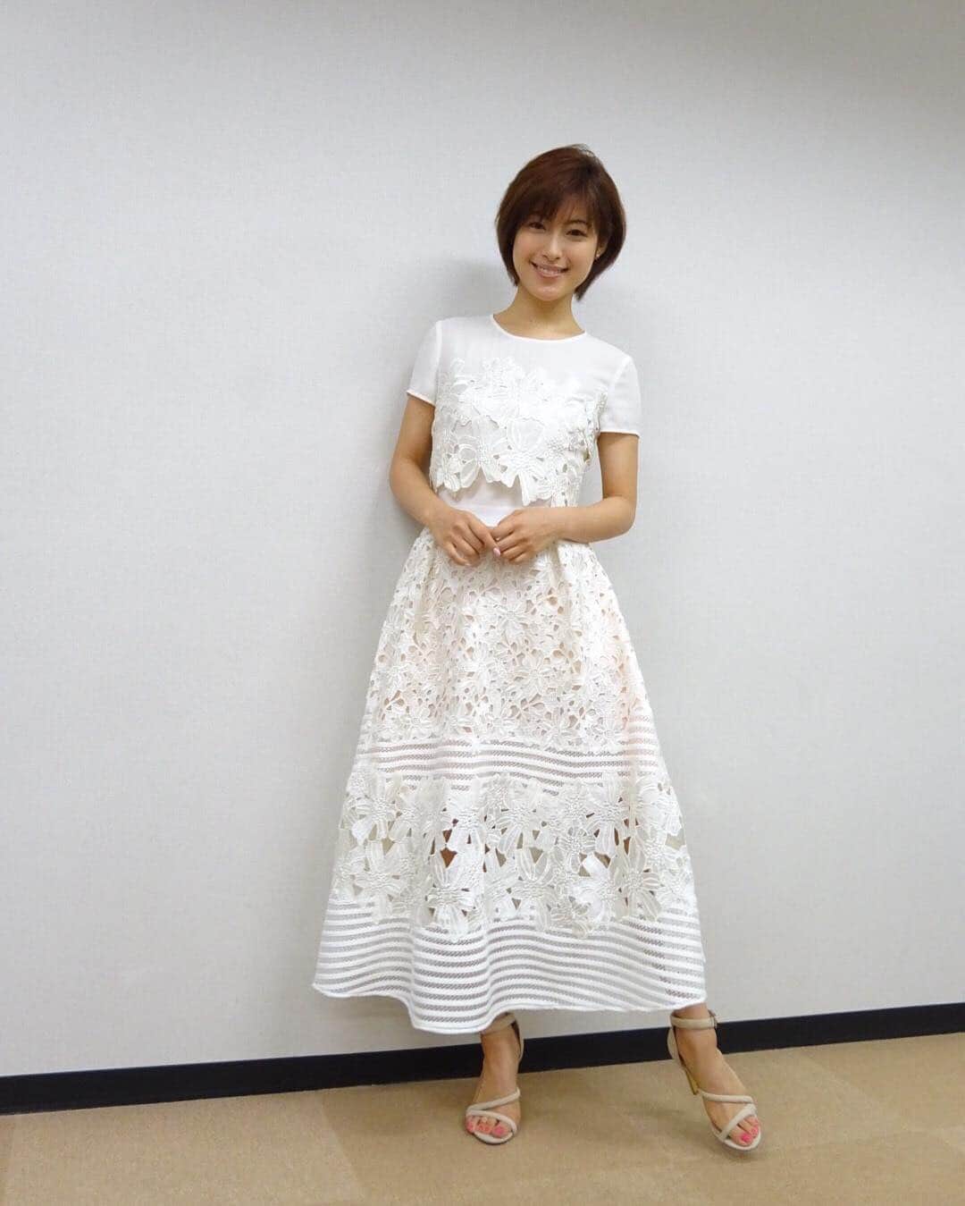 瀧本美織のインスタグラム：「衣装がとーっても素敵だったの🐶✨ #tedbaker」