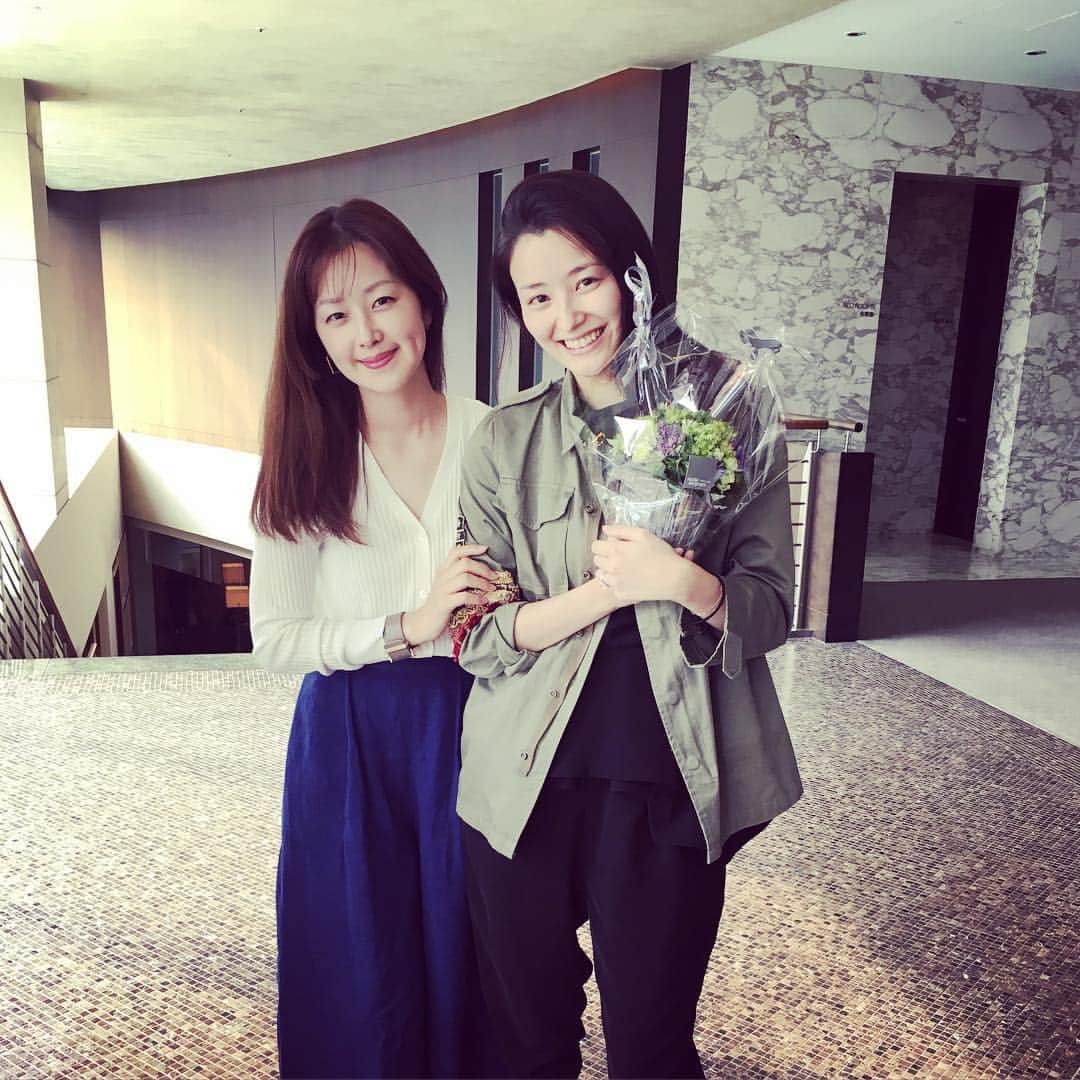笛木優子のインスタグラム：「本当にうれしい😊🎀めでたい💛 どうかお幸せに💑 Happy Wedding✨」