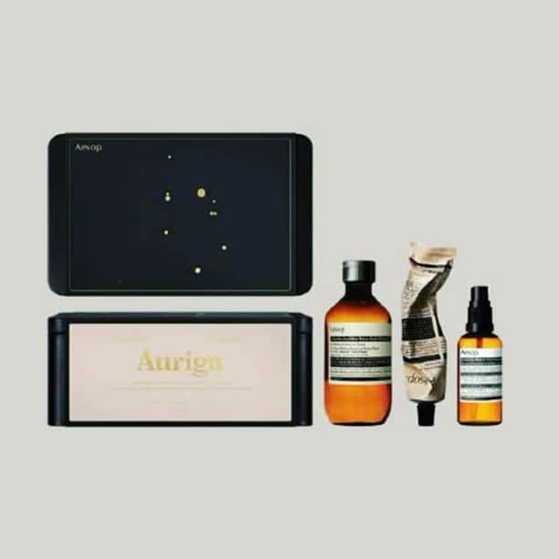 CeCi Thailandのインスタグラム：「Maps of Light ชุดผลิตภัณฑ์จาก Aēsop ที่ได้แรงบันดาลใจจากกลุ่มดวงดาวที่ถูกค้นพบและได้รับการขนานนามจากสหพันธุ์ดาราศาสตร์สากลตามชื่อของเทพและเทพีกรีกอย่าง Auriga, Cepheus, Perseus, Andromeda และ Cassiopeia โดย Aesop ได้รวบรวมเอาผลิตภัณฑ์ชิ้นโปรดของคุณไว้ในกล่องสีดำลายกราฟิกเป็นรูปหมู่ดาวสุกไสวในราคาสุดพิเศษ เฉพาะช่วง Midnight Sale นี้เท่านั้นที่ Aesop เคาน์เตอร์สาขาพารากอนและเซ็นทรัลลาดพร้าว  #girldailybeauty #girldailydotcom」