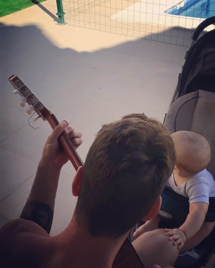 ゴンサロ・ロドリゲスのインスタグラム：「FLAMENQUITO EL NENE🎤🎤🎸🎸 @imirtilla」