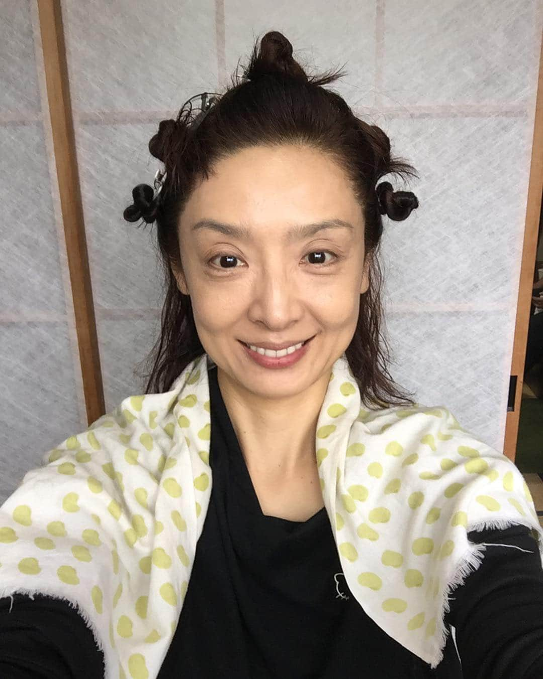 草刈民代さんのインスタグラム写真 - (草刈民代Instagram)「今日の一枚。 ツイギーさんで習った通りに！ #ツイギー  #ヘアセット」6月9日 13時00分 - tamiyo_kusakari_official