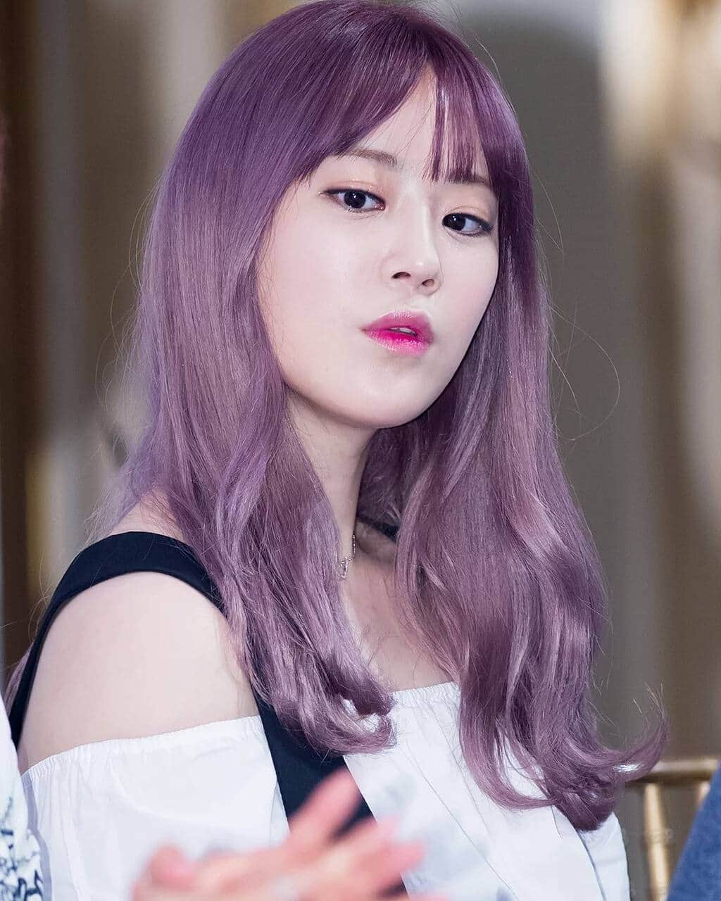 ヨンジのインスタグラム：「The truth is, i love this hair more than the pink hair 😂 maybe because its my favorite colour 💕 however, im still happy she dying her hair into another colour rather than brown 😄 — Follow Youngji's instagram : @young_g_hur — [ #heoyoungji #huryoungji #youngji #허영지 #영지 #카라 #카밀라이 #kara #kamilia #jackji #kpop ] 💕 🌸→[ #twxytzuyu #cottoncandyedit #itzjiae ]←🌸」