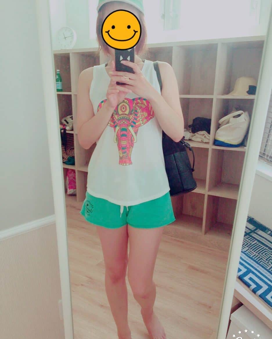 丹羽麻由美さんのインスタグラム写真 - (丹羽麻由美Instagram)「天気良くて気持ちがいいのでLAみたいな格好でヨガ行ってきた！ のど休ませて、カラダは動かす予定で行ったら、まさかの歌うヨガクラスだった。笑 #yoga #singing #class #タンクトップ は #Thai の #チャトチャックマーケット にて#Get」6月10日 13時18分 - mayumi912