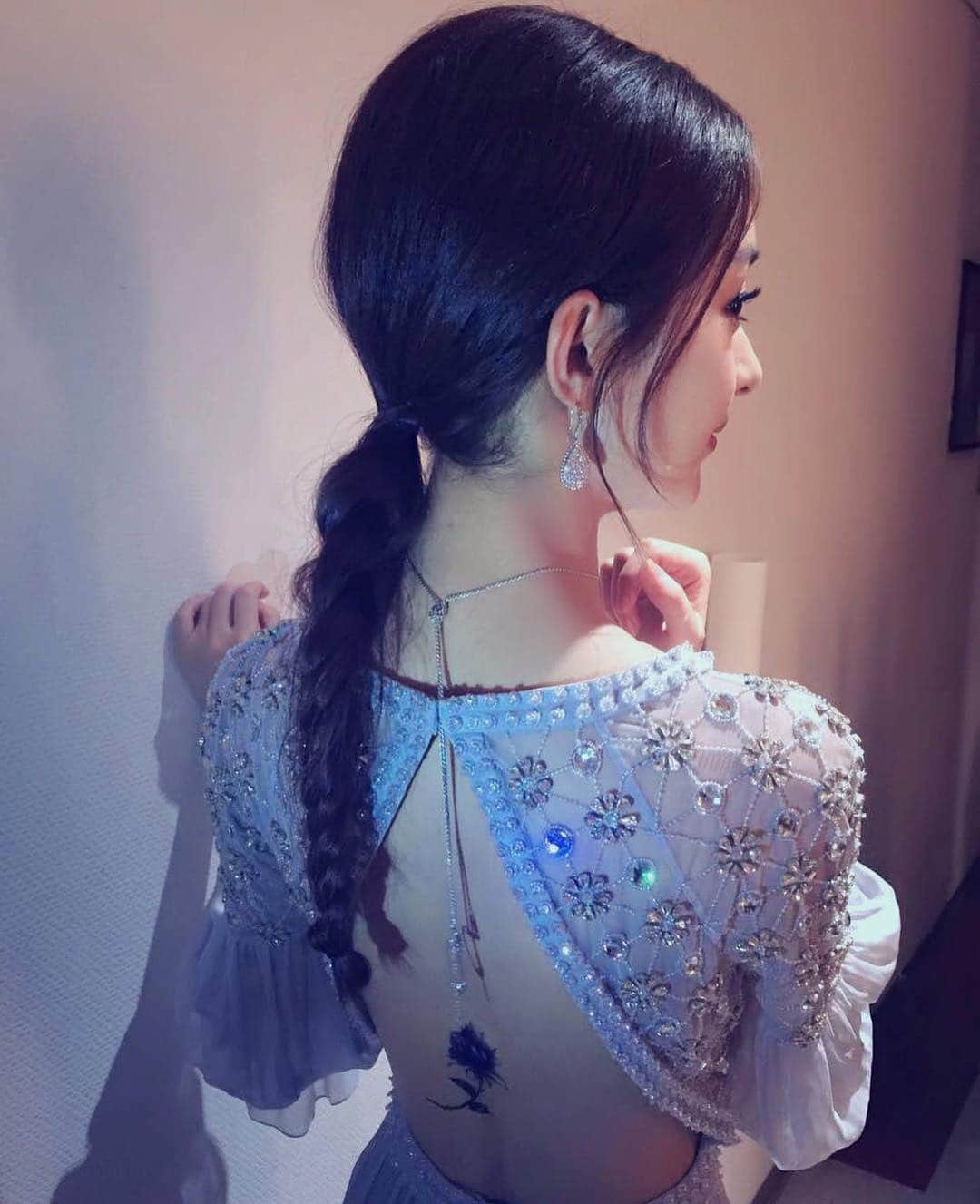 チャオ・リーインのインスタグラム：「💜」