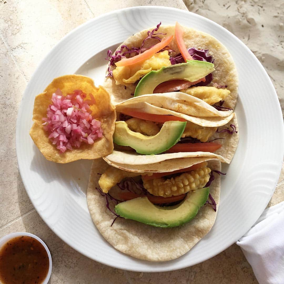 久保田智子のインスタグラム：「#tacos #vegitable #mexico #cancun #メキシコ #メキシコ料理 #タコス #foodie #food #foodporn」