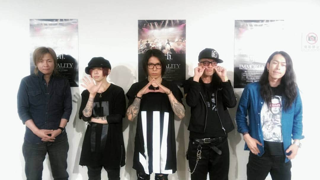 lynch.悠介さん サインとメッセージ付きチャリティーパネル 11/7 lynch