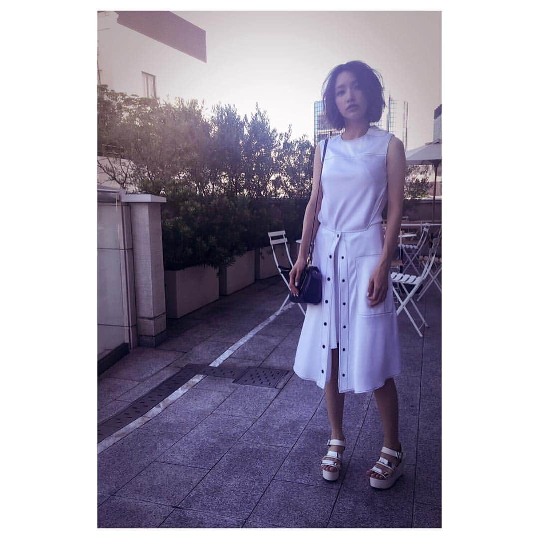 後藤真希さんのインスタグラム写真 - (後藤真希Instagram)「昨日着たワンピースは#pacorabanne スカートの前開きデザインが可愛い」6月11日 13時12分 - goto_maki923