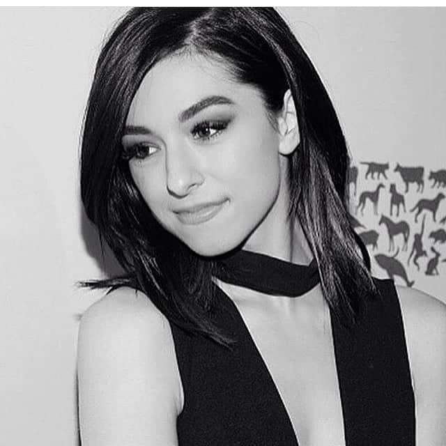 ベッカ・トビンさんのインスタグラム写真 - (ベッカ・トビンInstagram)「Death doesn't discriminate between the sinners and the saints it takes and it takes and it takes. Rest in peace angel, you will be truly missed. If you'd like to donated to the Grimmie family you can find her go fund me page on her Twitter account, it's pinned on her profile. #christinagrimmie」6月12日 16時12分 - becbecbobec