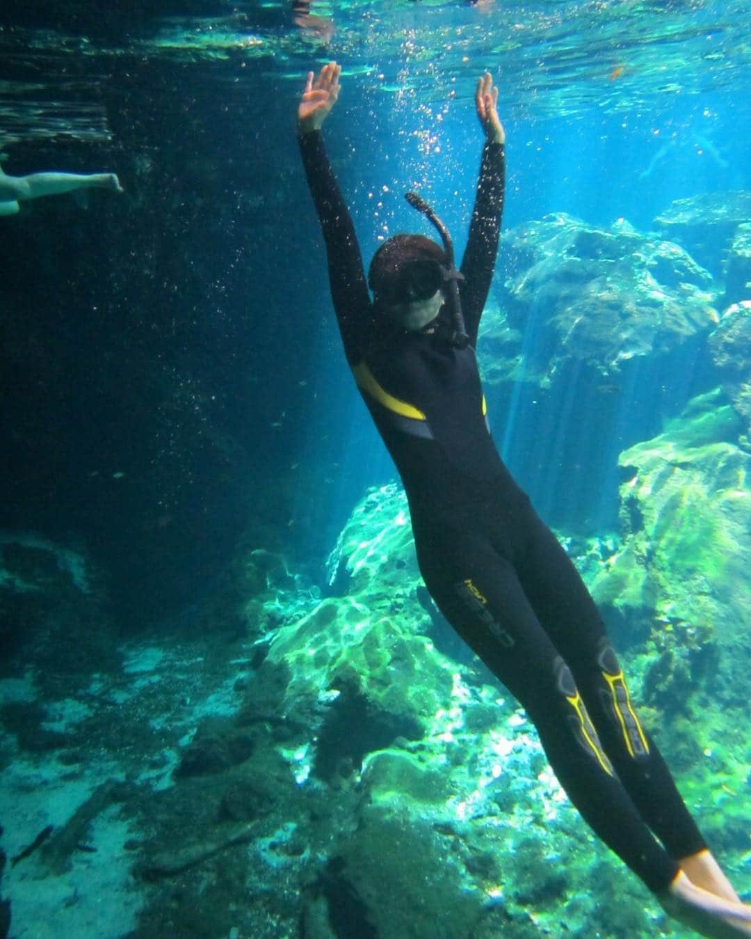 久保田智子のインスタグラム：「#nofilter #cenote #grandcenote #tulum #mexico #セノーテ #絶景 #グランドセノーテ #メキシコ #シュノーケリング #人魚」