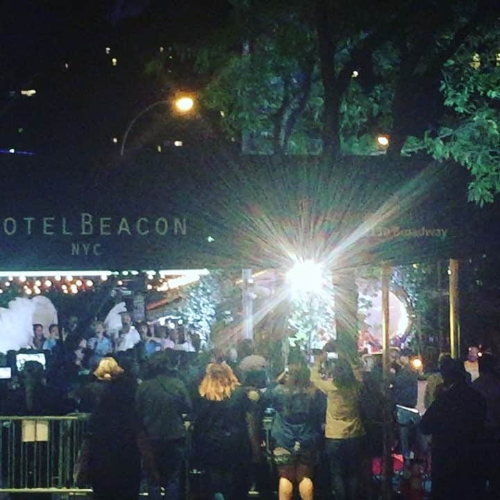 彩星りおんのインスタグラム：「The Tony Awards at Beacon Theater🏆✨ 😍😍😍😍😍 #tonyawards #2016 #70th  #トニー賞 #会場前」