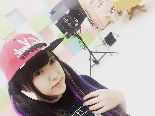 里本あすかのインスタグラム：「エリボンでも来たスタジオー！また迷った！」