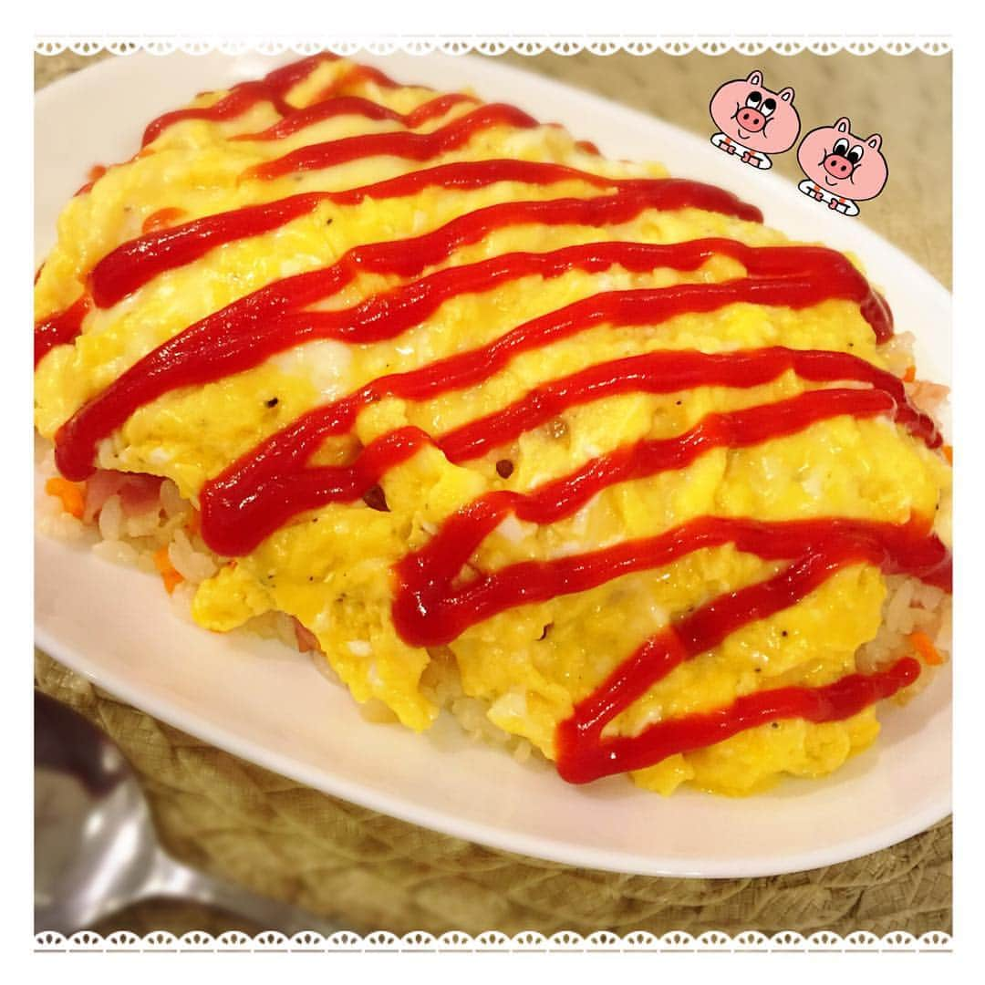 水崎綾のインスタグラム：「久しぶりにオムライス作った🍳🍅🍚 ご馳走様でした♡ #みずさキッチン #みちゃ飯」