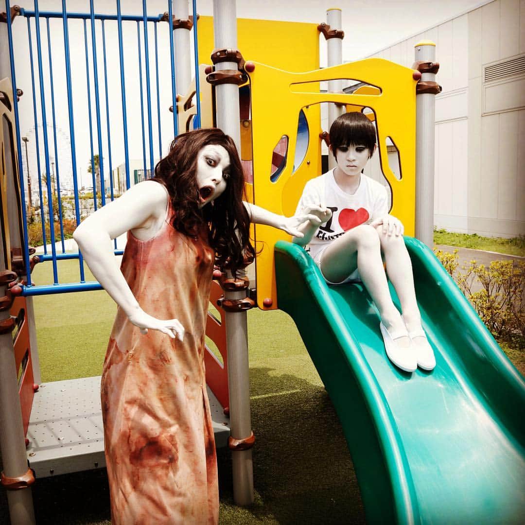 伽椰子と俊雄のほのぼの親子日記のインスタグラム：「あ゛あ゛あ゛あ゛あ゛（週末は三井アウトレットパーク木更津に行ってきました）  #三井アウトレットパーク　#mitsuioutletpark　#キッズパーク最高　#子連れパラダイス　#あ゛あ゛あ゛あ゛あ゛ #ニャー　#さだかや #sadakovskayako」