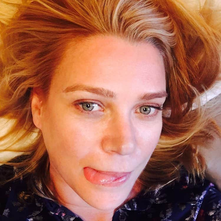 ローリー・ホールデンさんのインスタグラム写真 - (ローリー・ホールデンInstagram)「Maturity.」6月15日 4時51分 - laurie_holden