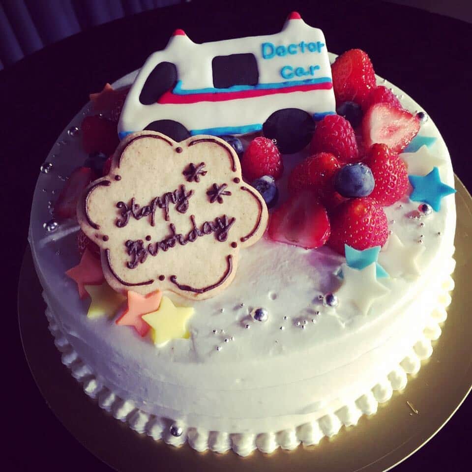 笛木優子さんのインスタグラム写真 - (笛木優子Instagram)「ヒヒヒ。 ドクターカー🎂。 第１０話。今日夜23:59から！ よろしくお願いします。 良い１日を。。。💕✨💖 #ドクターカー」6月16日 9時41分 - yukofuekiyumin