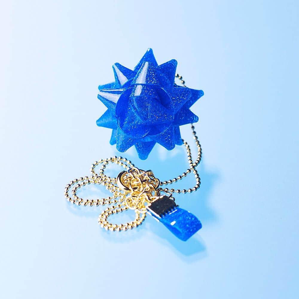 IROZA.jpのインスタグラム：「. #IROZA  #blue  #pendant  #reflector . . #accessories #accessory #glitter #color #colorful #fashion #fashionista #instafashion #fashongram #coordinate #ootd #outfit #asian #japan #japanstyle #japantourlism #japanshop #shibuya #TOKYO」