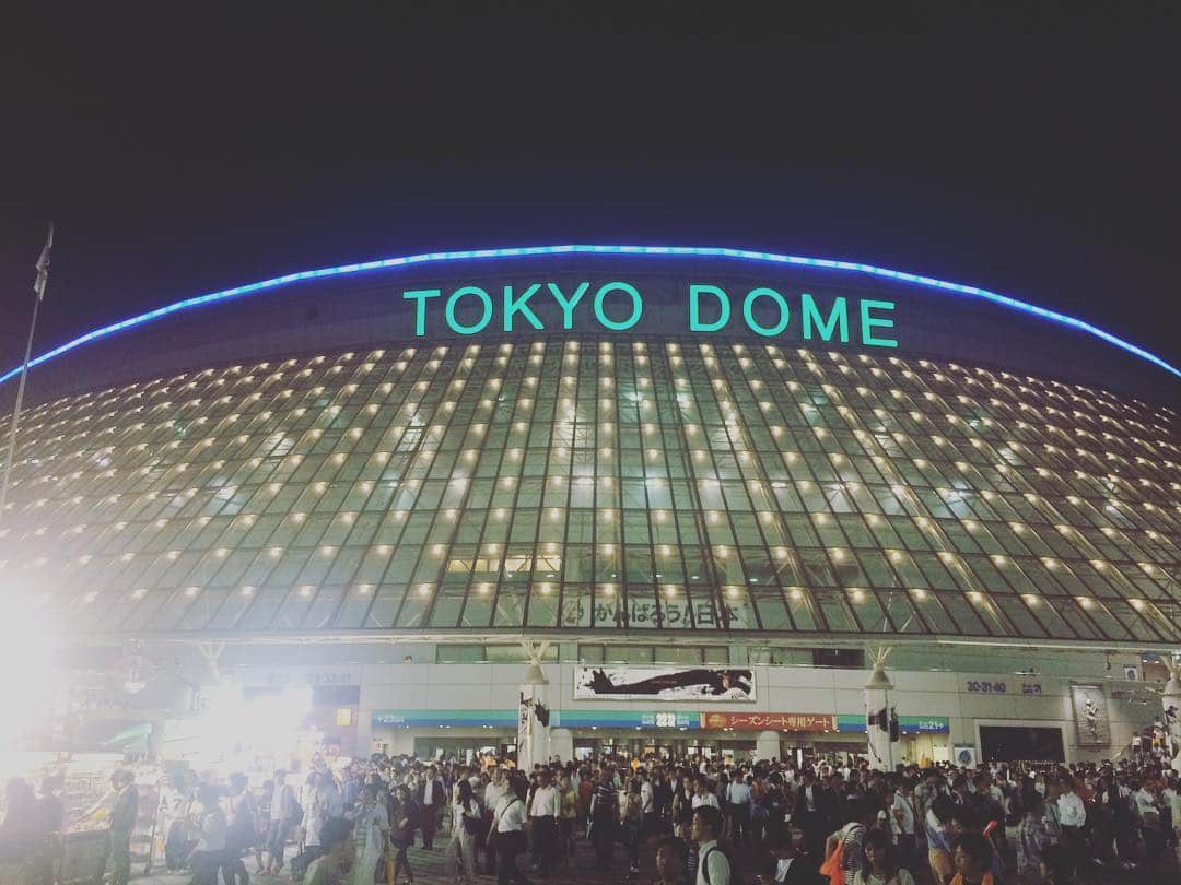 大竹壱青のインスタグラム：「6/17〜セ・パ交流戦 巨人VSロッテ〜  #人生で２度目の東京ドーム&プロ野球観戦 #初の試合観戦も巨人VSロッテ #今回も前回も勝ったのはロッテ #まあ、巨人は負けたけど。。。 #菅野と涌井のエース対決 #見れたのは貴重だった #野球観戦楽しすぎた！ #めっちゃテンション上がったし興奮した✨ #涌井すごかった。 #ロッテの応援すごかった。 #次見に行く時は絶対に勝ってもらう！ #そして全員の応援歌を完璧に覚える。 #ほんとに楽しかった〜 #只今の通算成績0勝2敗。 #そろそろ勝ちが欲しい。。。 #次は巨人の選手のホームランが見たい。 #そしてファールボールでも何でもいいからボールが欲しい。。⚾️ #次は伝統の一戦に行きたい！」