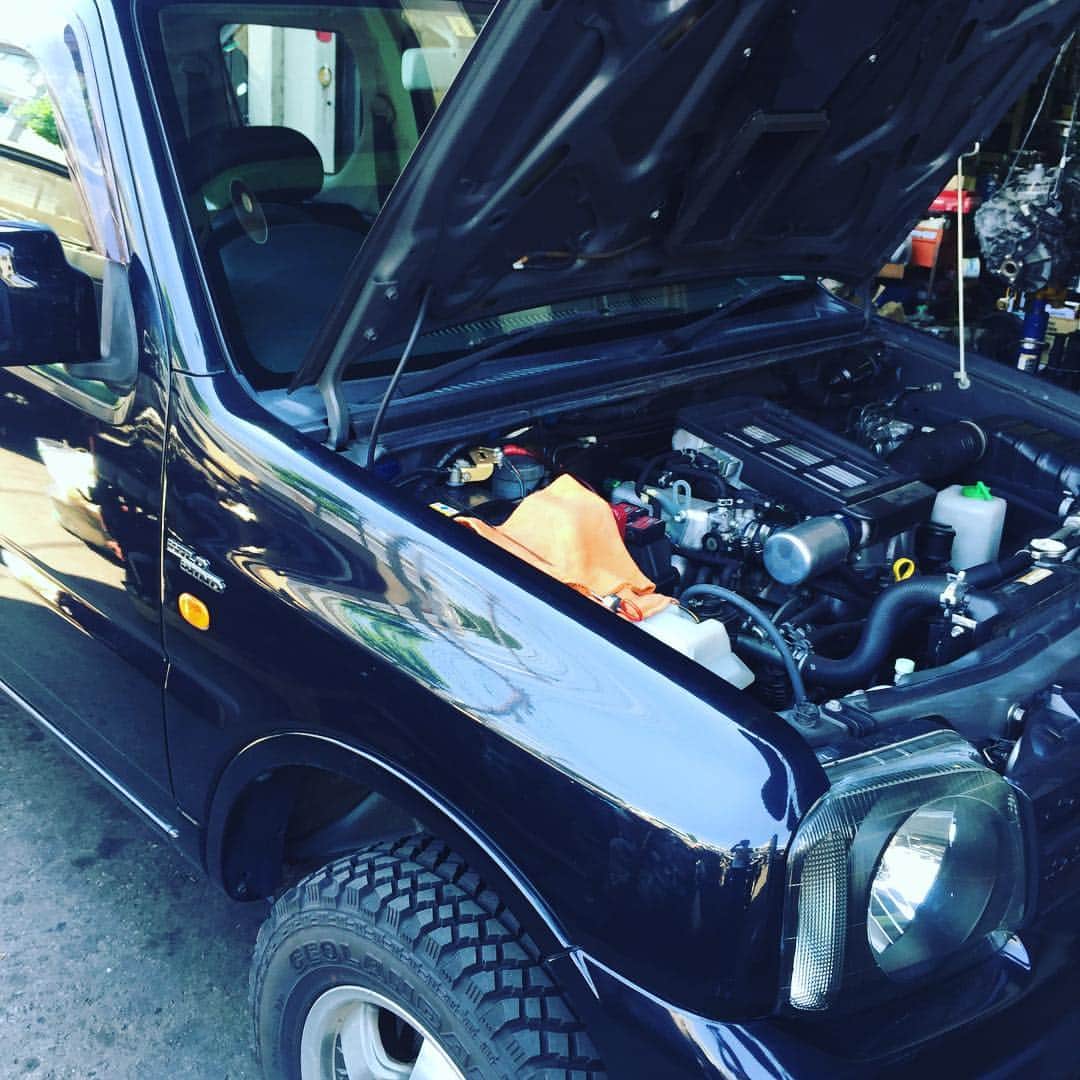 大川知英のインスタグラム：「車が、、、。川越は14時ぐらいになりそう💧うう、、。 #ジムニー #ミッション劣化 #最悪 #お金が飛ぶ」