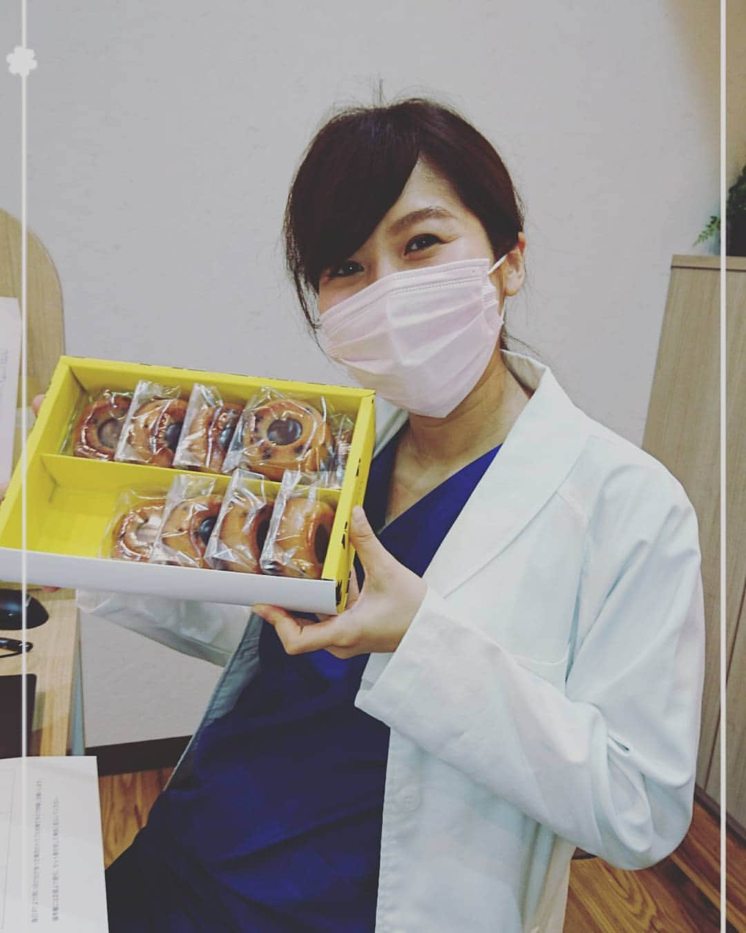 東京美容外科公式さんのインスタグラム写真 - (東京美容外科公式Instagram)「優しいドクターから 差し入れ頂きました😆❤ #優しい女医さん #二重 #お鼻 #お悩みは #東京美容外科 #福山院へ」6月18日 11時34分 - tokyobiyougeka_jimukyoku