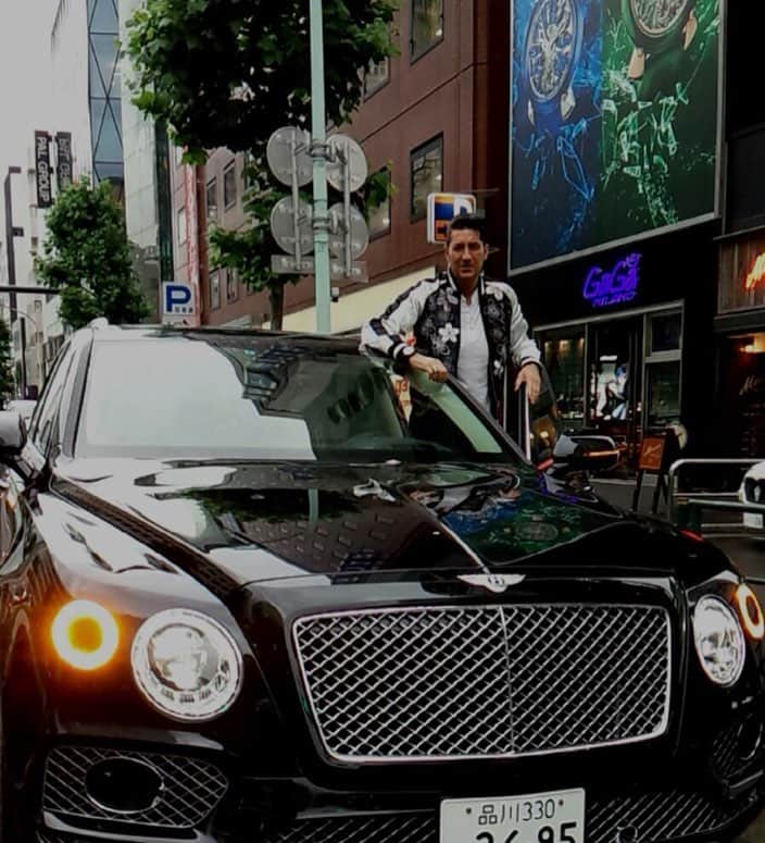 パンツェッタ・ジローラモさんのインスタグラム写真 - (パンツェッタ・ジローラモInstagram)「New Bentley #big#like#q7#japan #audi#gaga#ozu#harajikugirl #harajukufashion #super #fashion#whaching」6月18日 7時50分 - girolamo.me