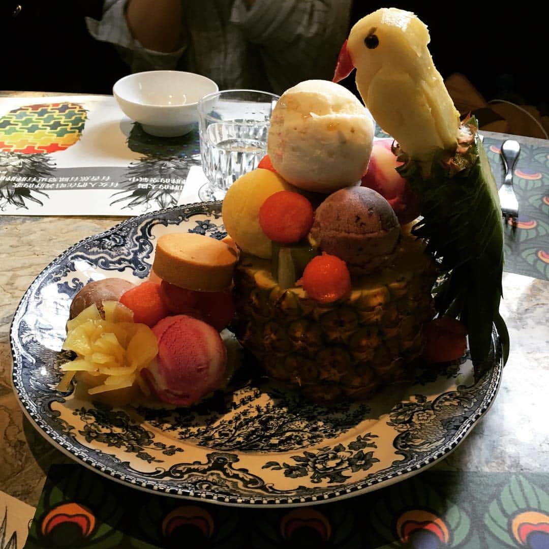 御伽ねこむのインスタグラム：「これは絶対に美味しいやで…！ #デザート #芸術 #食べるのもったいない」
