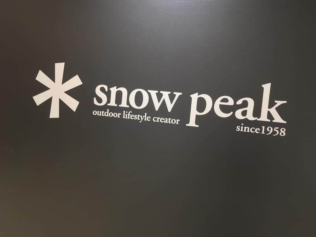 SNOWSTEEZ編集部のインスタグラム：「大阪駅近くのALBiにsnowpeakが出来てました。 #snowpeak #albi」