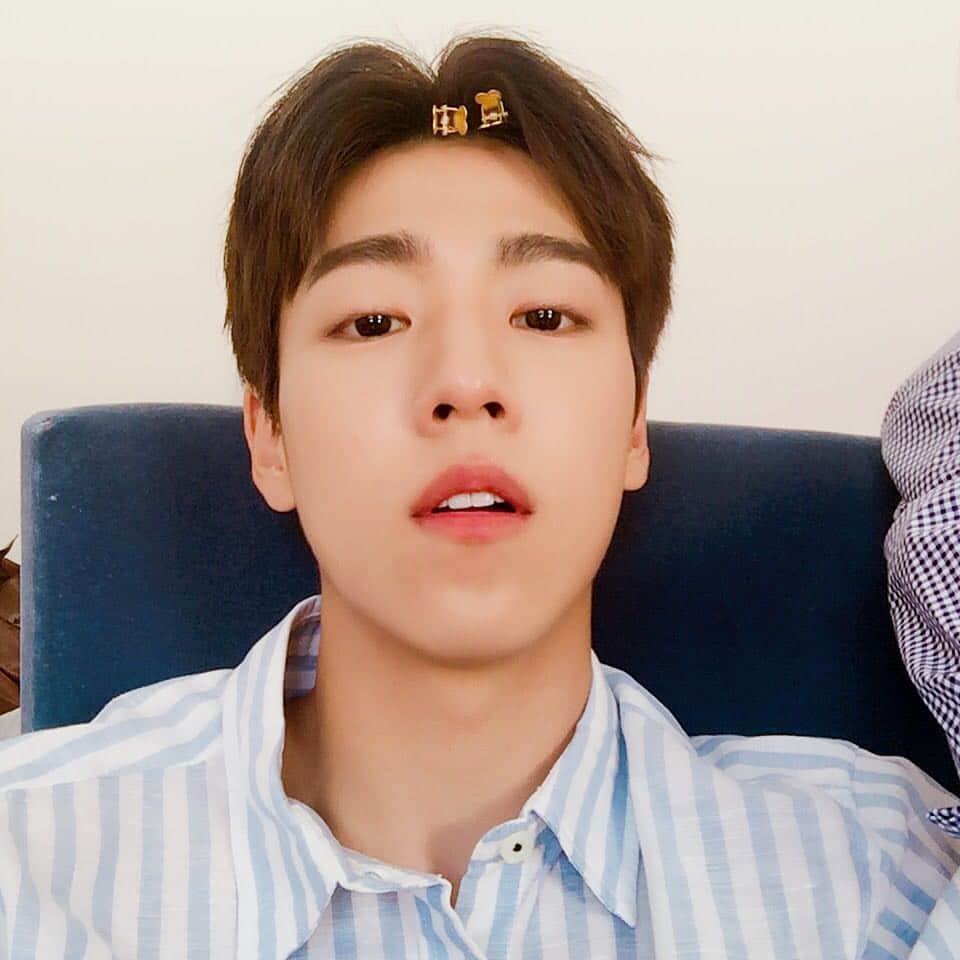 イ・ヒョヌのインスタグラム：「꿀잠🌙 晚安🌙 GN🌙 😏😏😏😏😏」