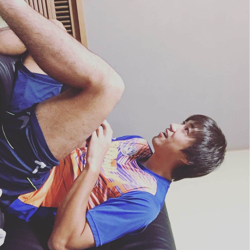 田中輝希のインスタグラム：「#おはよう#朝からさかたつ#足痛いって」