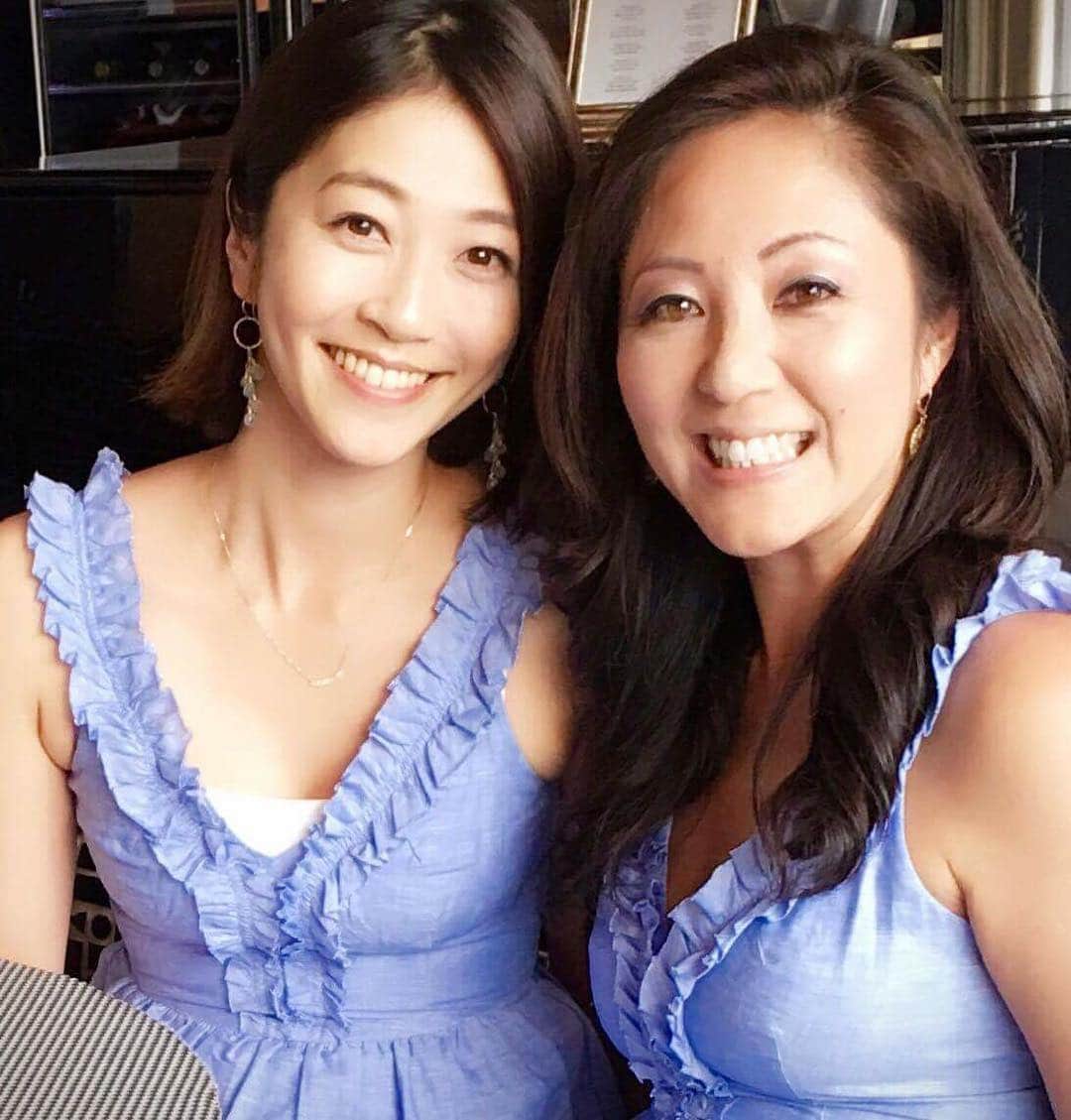 久保田智子のインスタグラム：「憧れのニューヨーカー @hidekocolton さんとランチ。出会ってすぐ二人で「ぎゃー！」なんと、ワンピースがお揃いでした。#hidekocolton」