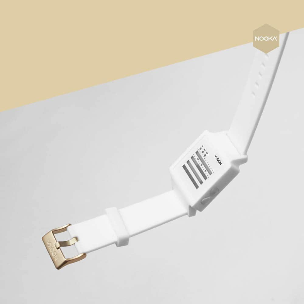 ヌーカのインスタグラム：「White Gold - Introducing the NOOKA K White Gold Limited Edition. Add Some Gold To Your White Party #nooka #gold #white #whitegold #summer #party #glitter #womw #watchesofinstagram #coolwatch #digital #luxury #design #uniquetimepieces」