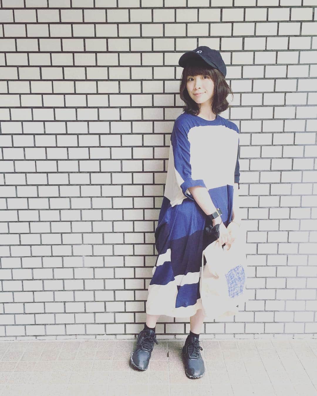 蒼山幸子さんのインスタグラム写真 - (蒼山幸子Instagram)「gommeでblueなワンピースGETしました。 いまセール中みたいなので買いですよ🐢 久しぶりにほっと一息な金曜日。 したかったことをしようっと。 #gomme #何気にねごとcap宣伝」7月15日 16時08分 - sachiko_aoyama