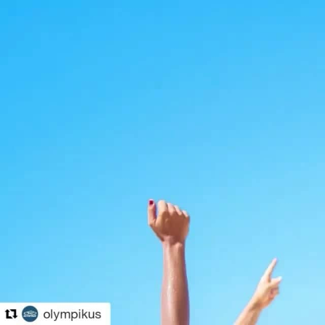 バーバラ・セイシャスのインスタグラム：「#Repost @olympikus with @repostapp ・・・ O jogo delas é tão emocionante que até a areia fica mais quente. #Olympikus #Olympikusvolei #TimeOlympikus #BigBang」