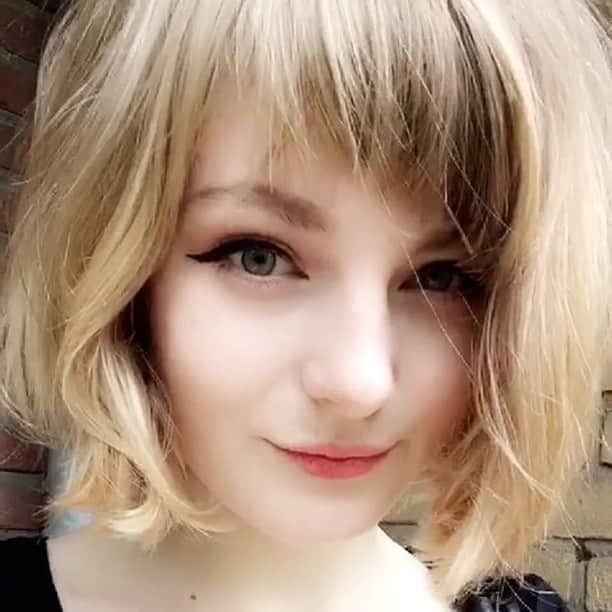 Ella Freyaのインスタグラム：「Idk, fluffy hair. #sgig (promise to post more interesting stuff later, also follow my snapchat for updates: ella6361) 😄」