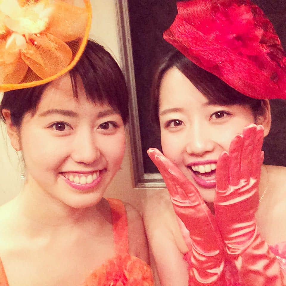 中根夕希のインスタグラム：「ヨコヤマナイト☆ #淋しい熱帯魚 #踊った〜 #wink #お遊戯会 #笑 #同期 #河村綾奈 アナウンサー #おそろい #ドレス #rcc」