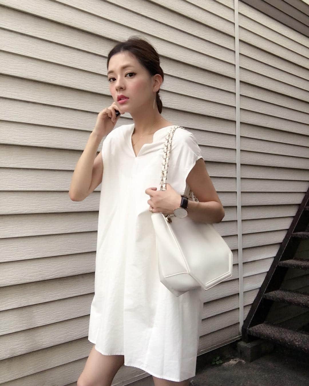 小濱庸子さんのインスタグラム写真 - (小濱庸子Instagram)「今日はホワイトコーデ😊❤️ バックもホワイト❤️ たまには丈の短いワンピースもトライ😆❤️ ピアスもネックレスもお気に入りのものをつけて😄素敵な休日❤️❤️❤️ #fashion  #ワンピース  #white  #snidel」7月17日 16時03分 - hamachan1020