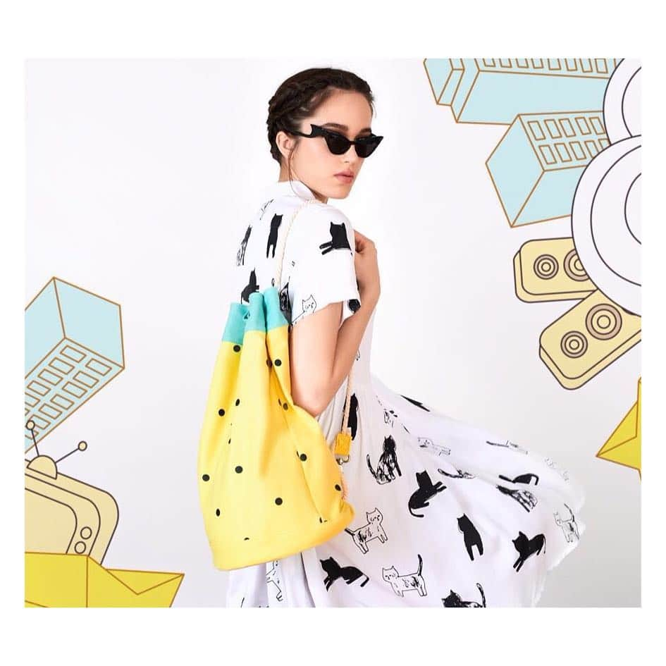 Vesmasinaのインスタグラム：「Shop you #summer essentials at #vesmasina 🤗🌴☀️🍉 use code RAMADAN30 to get -30% off non sale items #lazyoaf #stylediaries #summeressentials #ootd #wiwt #fashion #dxb #dubai」