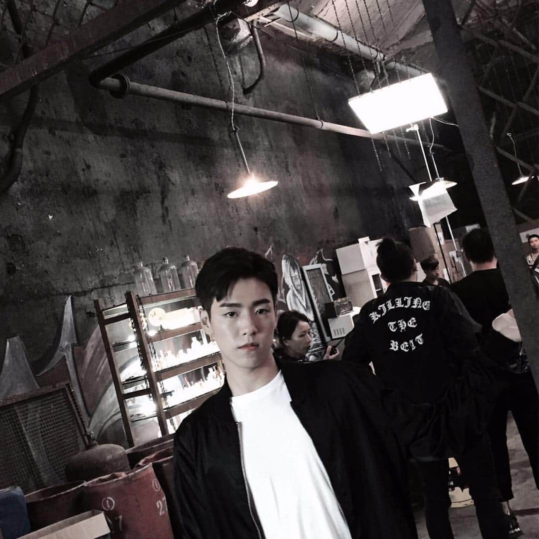 イ・ヒョヌのインスタグラム：「차도남 photo by 은지 #傲娇男」