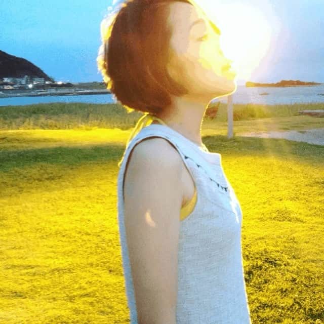 栄田祥子のインスタグラム：「GIFのテスト いつかの海 2013年かな🐠」