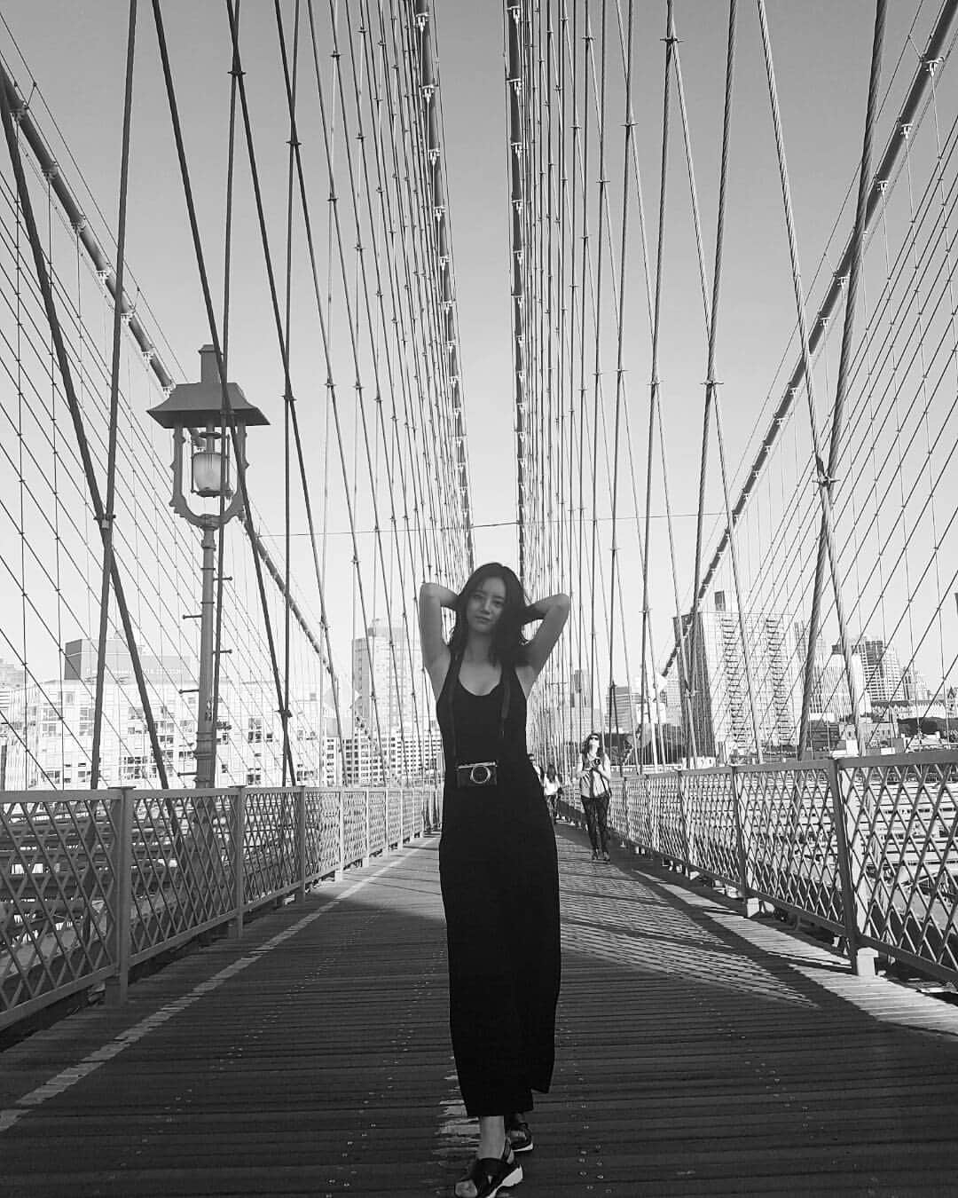 ヘリ さんのインスタグラム写真 - (ヘリ Instagram)「Brooklyn Bridge. Thank you mom!」6月26日 9時32分 - hyeri_0609