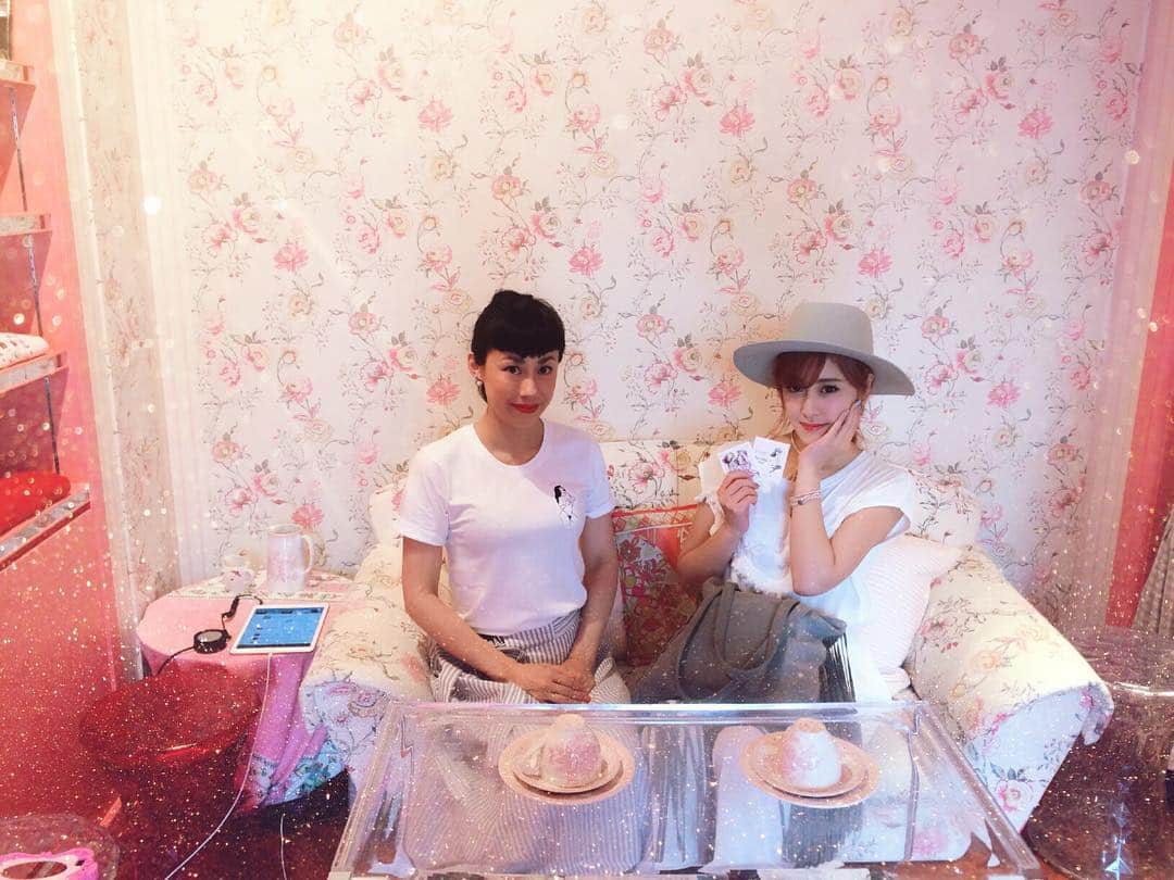 夏焼雅さんのインスタグラム写真 - (夏焼雅Instagram)「pinkに包まれて幸せ気分だったよ💗💗💗 #missfaline#表参道#pink#love」6月26日 13時07分 - miyaaa0825