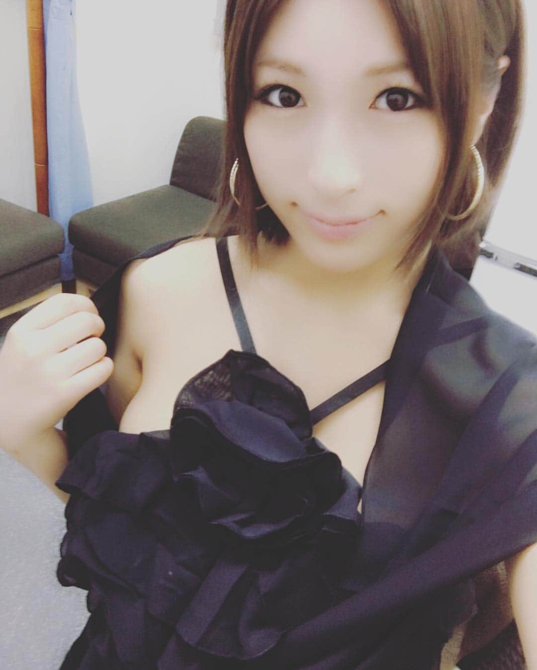 星野ナミのインスタグラム：「今日も一日おつかれ様でした❤︎🌹 お休みなさい💫」