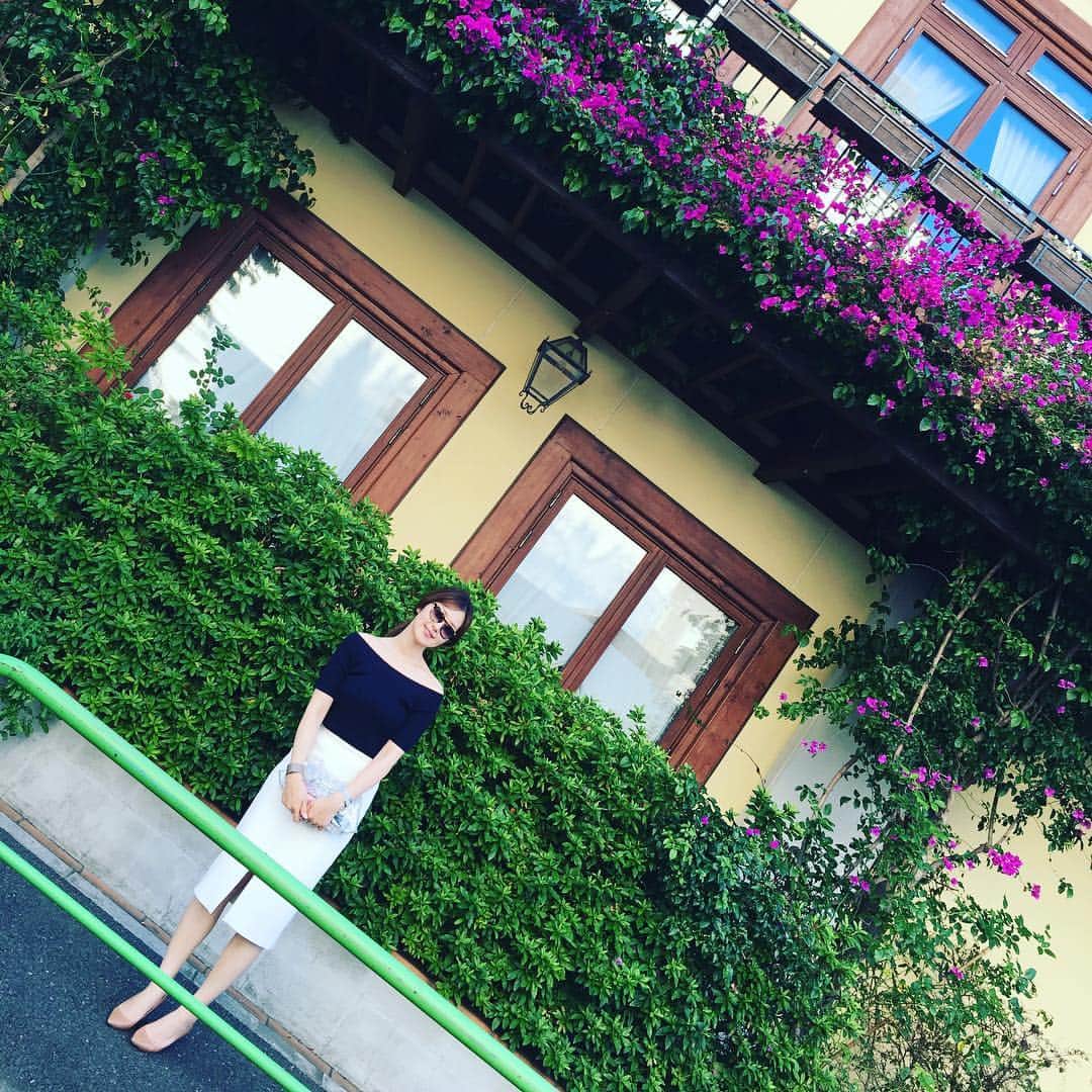 笛木優子のインスタグラム：「おはようございます🌺🌺 天気良いですね😊  一週間頑張りましょう😘 #アクアガール#ドゥーズィーエムクラス」