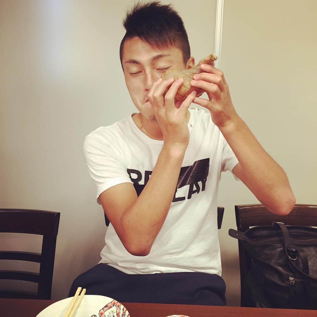 西大伍さんのインスタグラム写真 - (西大伍Instagram)「今思ったんだけど髪型変だよ」6月27日 11時31分 - daigonishi22